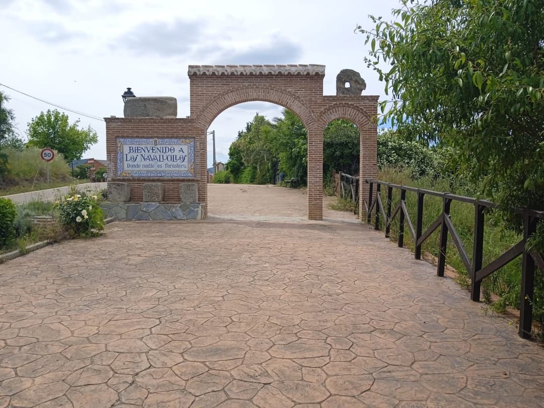 Calles y plazas del pueblo de Los Navalucillos. - Imagen 2