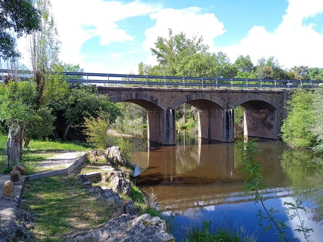 Calles y plazas del pueblo de Los Navalucillos. - Imagen 3